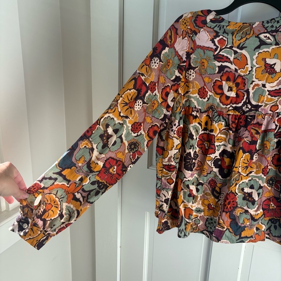 (3/$25) GILLI Boutique Vibrant Floral Long Sleeve Blouse Size L - Picture 5 of 5
